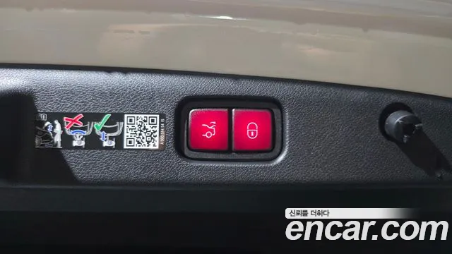 Mercedes-Benz E-Class — Фото автомобиля 19