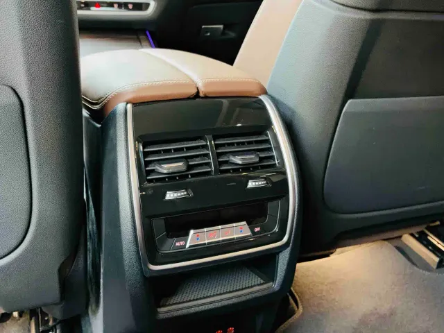 BMW X7 — Фото автомобиля 10