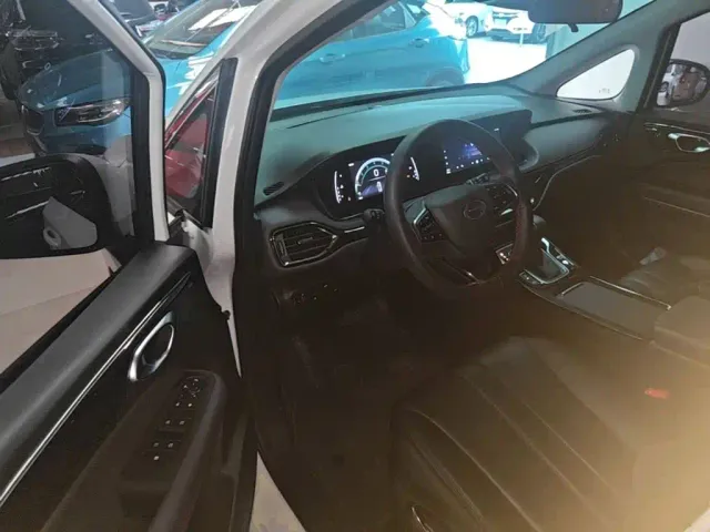 GAC Trumpchi M6 — Фото автомобиля 15