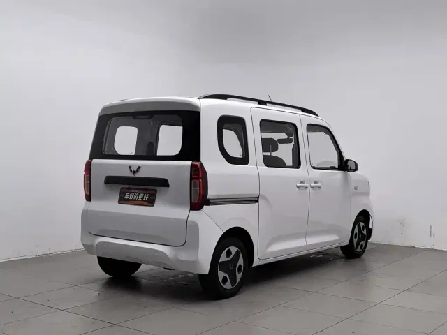 Wuling Zhiguang NEV — Фото автомобиля 2