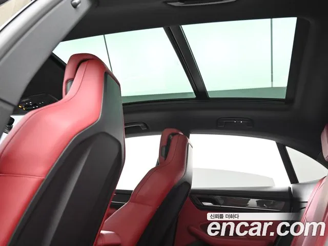 Porsche Macan Electric — Фото автомобиля 19