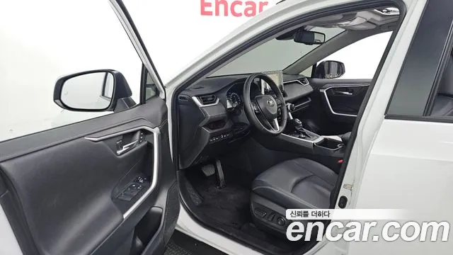 Toyota RAV4 — Фото автомобиля 10