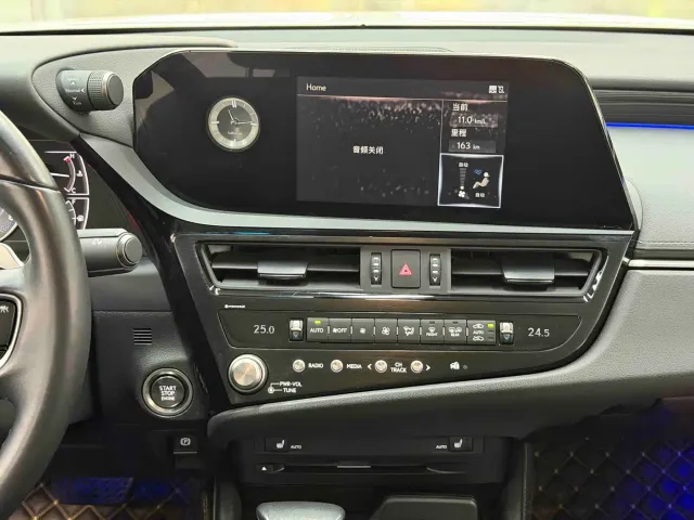 Lexus ES — Фото автомобиля 21