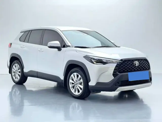 Toyota Corolla Cross — Фото автомобиля 3