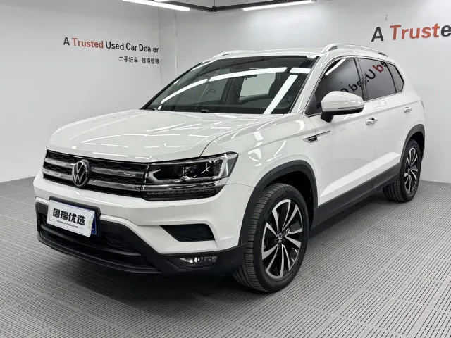 Фотография автомобиля — Volkswagen Tharu
