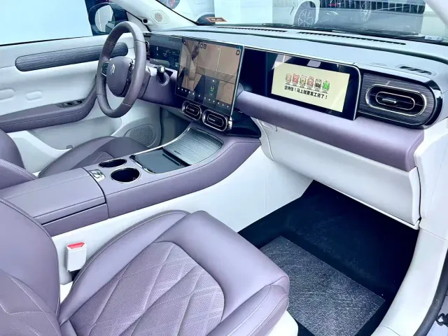Leapmotor C11 — Фото автомобиля 10