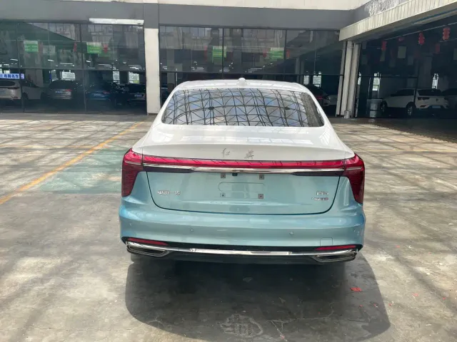 Hongqi H5 — Фото автомобиля 9