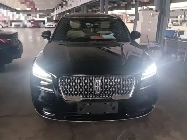 Lincoln Corsair — Фото автомобиля 2