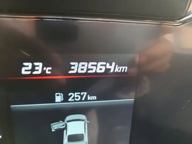 Hyundai Elantra 2022 1.5L CVT LUX Premium Edition — Фото автомобиля 8