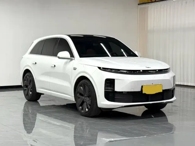 Li Auto L6 — Фото автомобиля 10