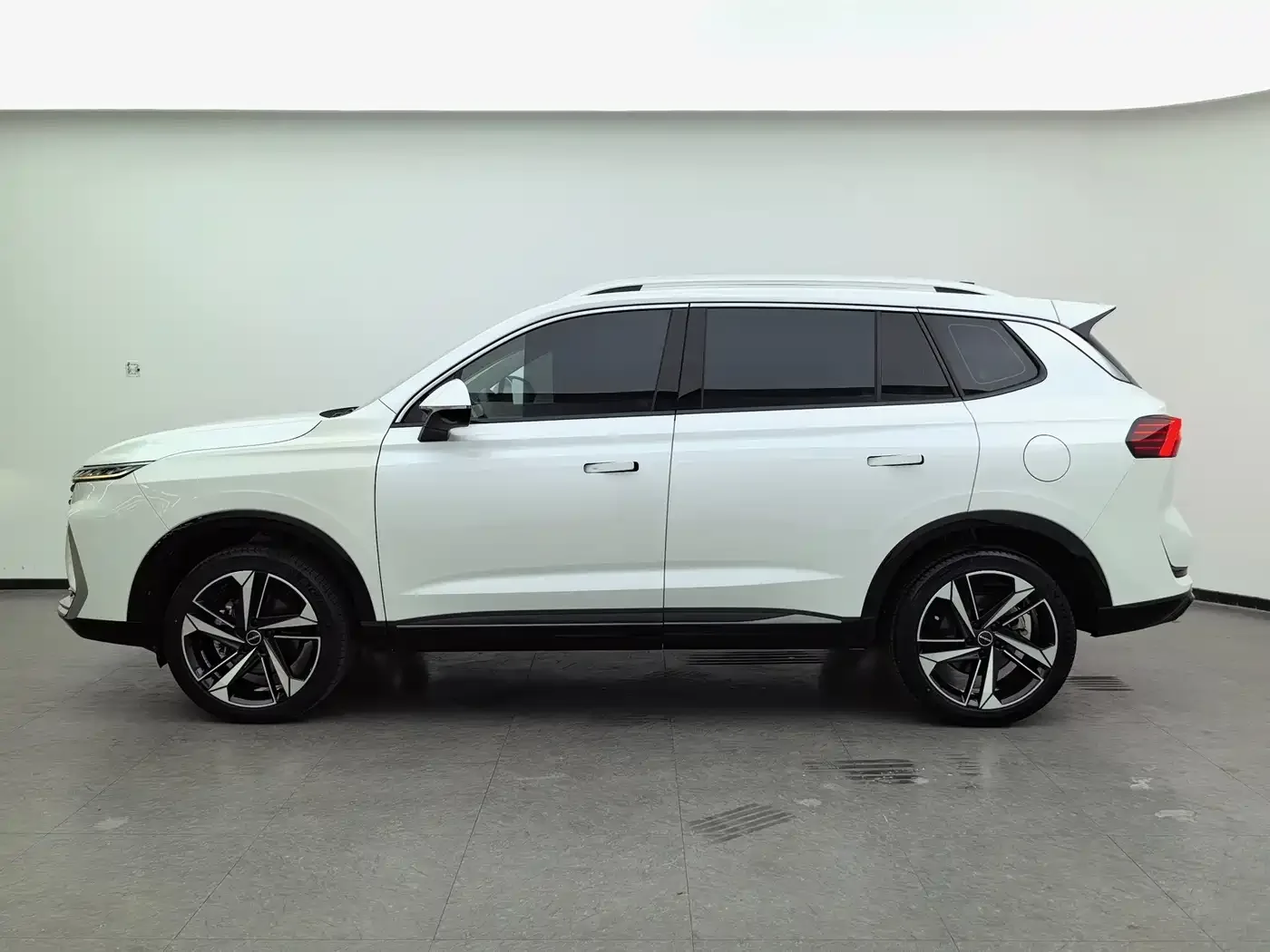 Roewe Roewe RX5 MAX 2022 1.5T Auto Promising Premium Edition — Фото автомобиля 28