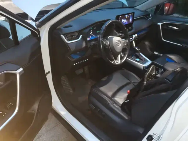 Toyota Wildlander — Фото автомобиля 12