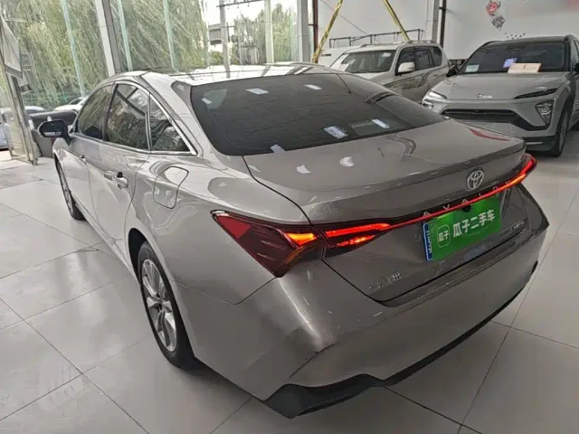 Toyota Avalon — Фото автомобиля 4