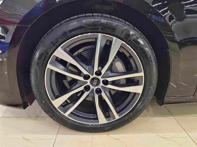 Audi A6L — Фото автомобиля 10