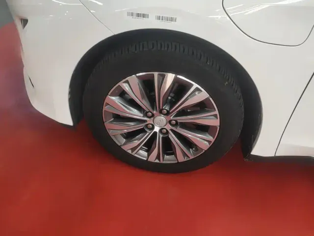 Hongqi E-QM5 — Фото автомобиля 22