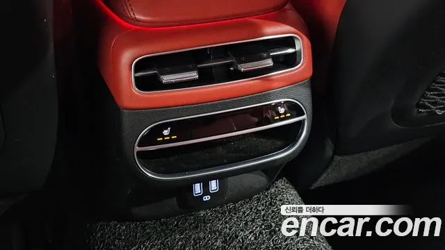 Genesis GV70 — Фото автомобиля 25
