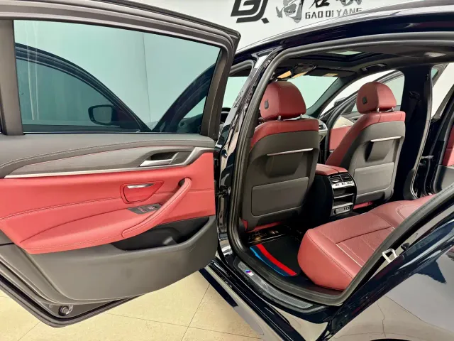 BMW 5 Series — Фото автомобиля 10