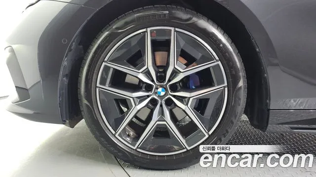 BMW 5 Series G60 — Фото автомобиля 5
