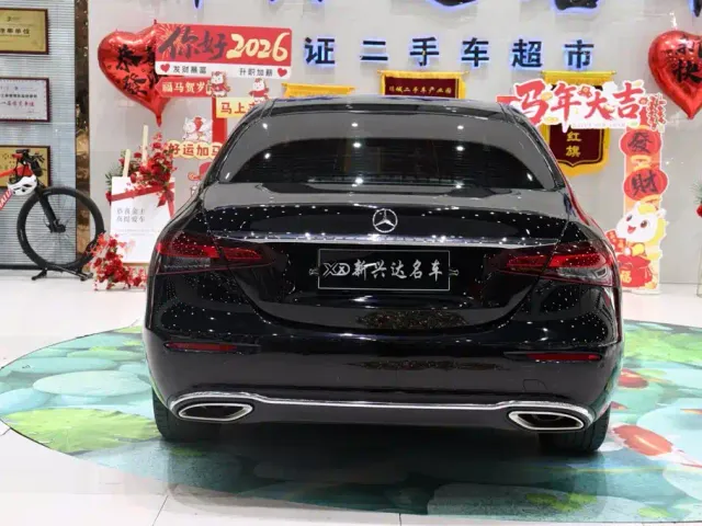 Mercedes-Benz E-Class — Фото автомобиля 6