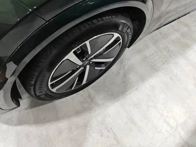 Li Auto L7 — Фото автомобиля 22