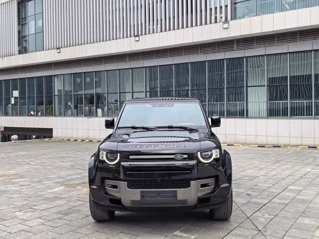 Land Rover Defender — Фото автомобиля 2