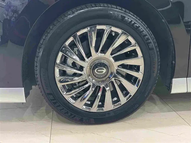 GAC Trumpchi M8 — Фото автомобиля 5