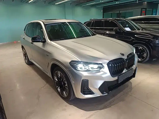 BMW iX3 — Фото автомобиля 3