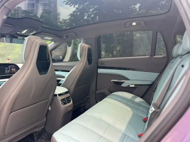Hongqi Tian Gong 08 — Фото автомобиля 6