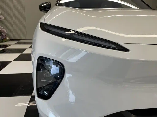 Nio ES8 — Фото автомобиля 9