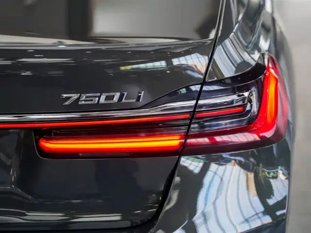 BMW 7 Series — Фото автомобиля 22