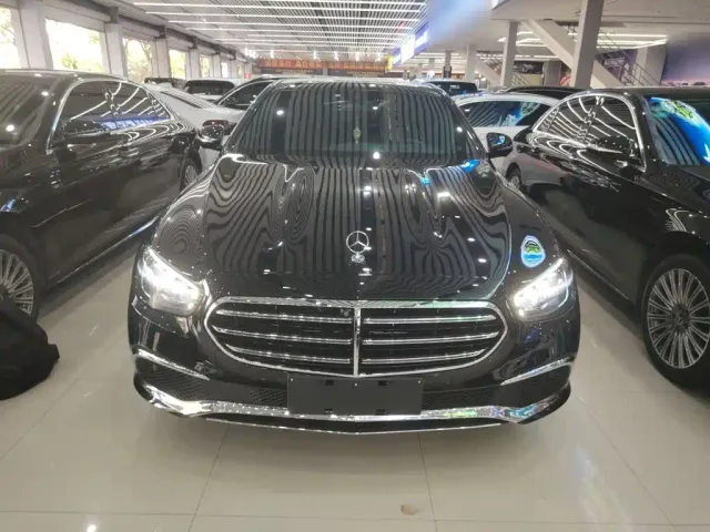 Mercedes-Benz E-Class — Фото автомобиля 6
