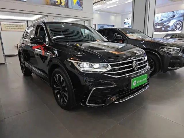 Volkswagen Tiguan L — Фото автомобиля 3