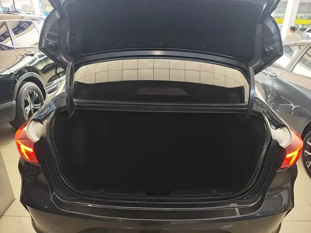 Changan Eado — Фото автомобиля 18