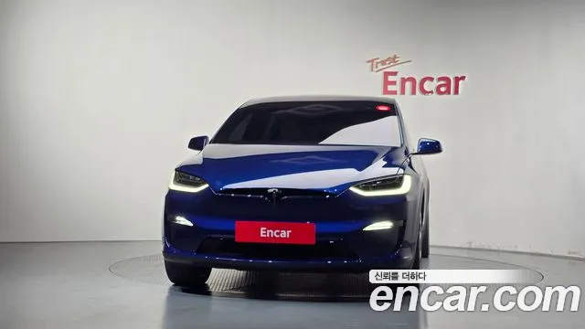 Tesla Model X — Фото автомобиля 3