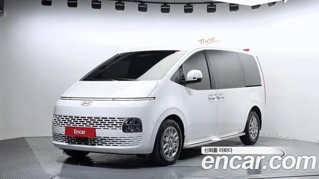 Фотография автомобиля — Hyundai Staria