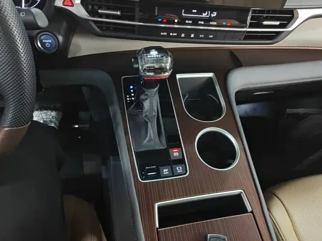 Toyota Sienna — Фото автомобиля 13