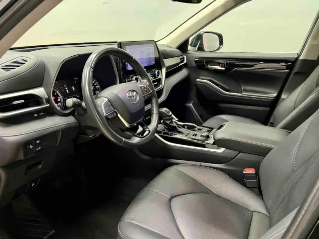 Toyota Highlander — Фото автомобиля 9