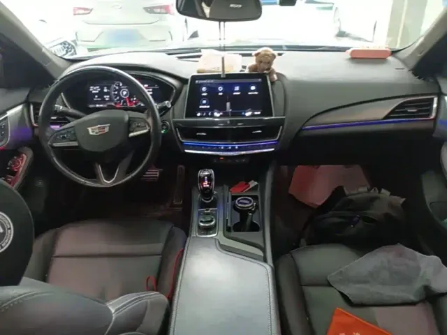 Cadillac CT5 — Фото автомобиля 9
