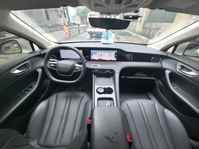 Roewe D7 — Фото автомобиля 11