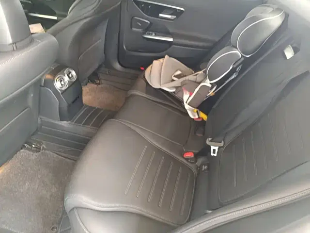 Mercedes-Benz C-Class — Фото автомобиля 16