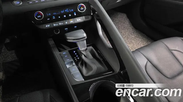 Hyundai Avante CN7 — Фото автомобиля 9