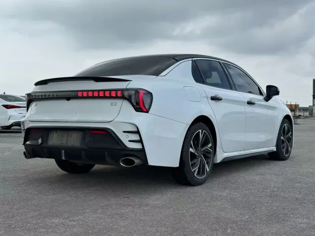 Lynk & Co 03 — Фото автомобиля 7