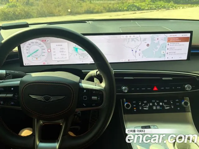 Genesis GV70 — Фото автомобиля 15