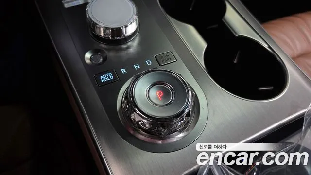 Genesis GV70 — Фото автомобиля 12