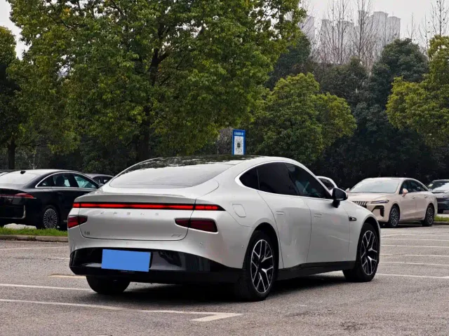 Xpeng P7 — Фото автомобиля 7