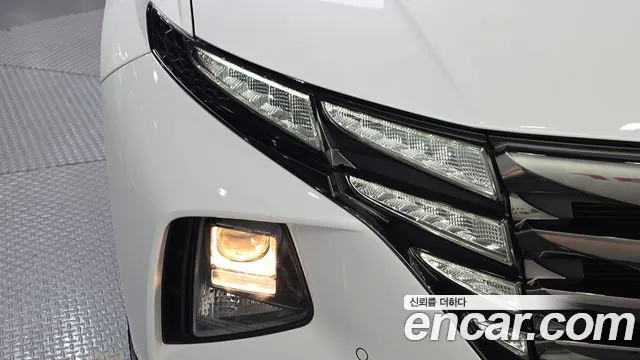 Hyundai Tucson Tucson (NX4) Бензин 1.6 турбо 2WD — Фото автомобиля 22