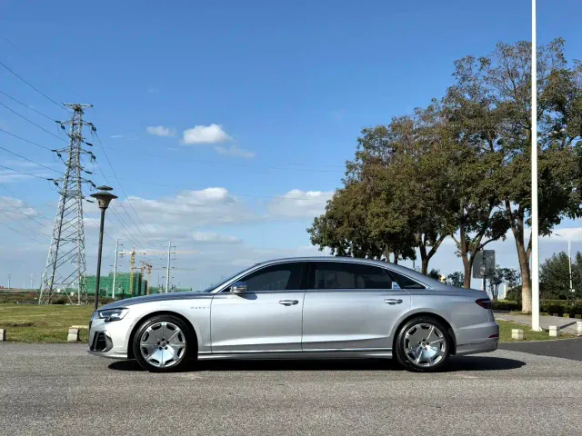Audi A8 — Фото автомобиля 9