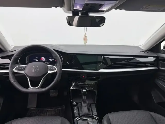 Volkswagen Passat — Фото автомобиля 15