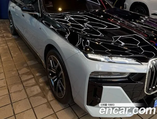 BMW 7 Series G70 — Фото автомобиля 4