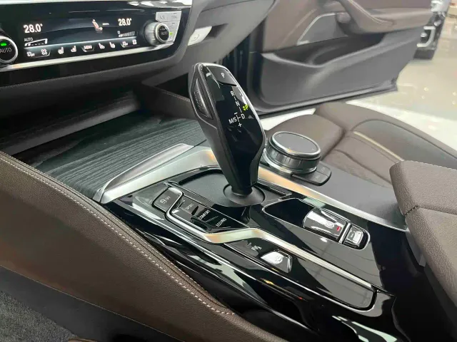 BMW 5 Series — Фото автомобиля 23